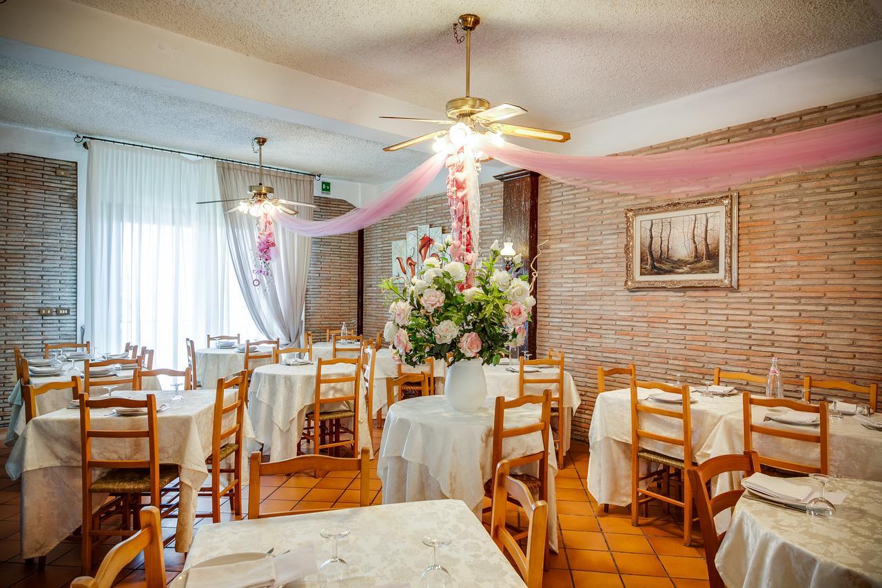 Hotel Villa Laura Rimini Ngoại thất bức ảnh